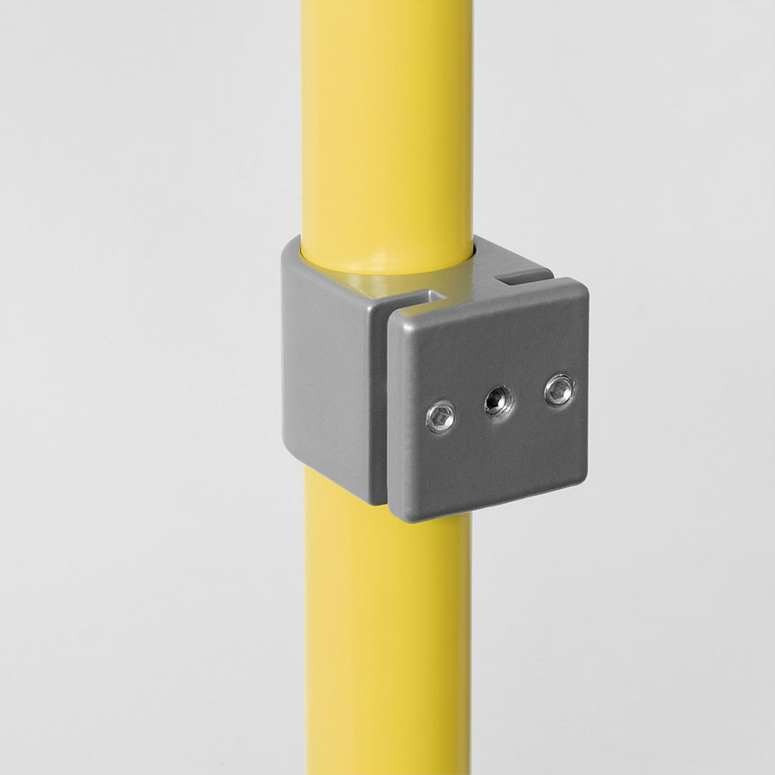 1412 | Connector with mounting for skirting board